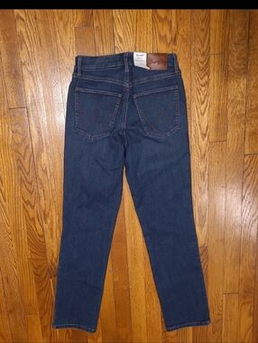 27x28 Wrangler Bespoke Slim Straight Leg Women's Jeans